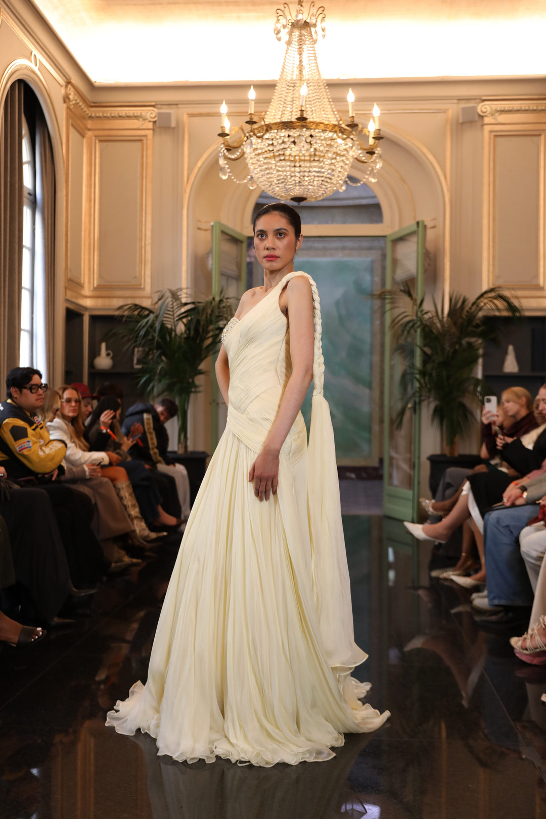 فستان غوينيرا