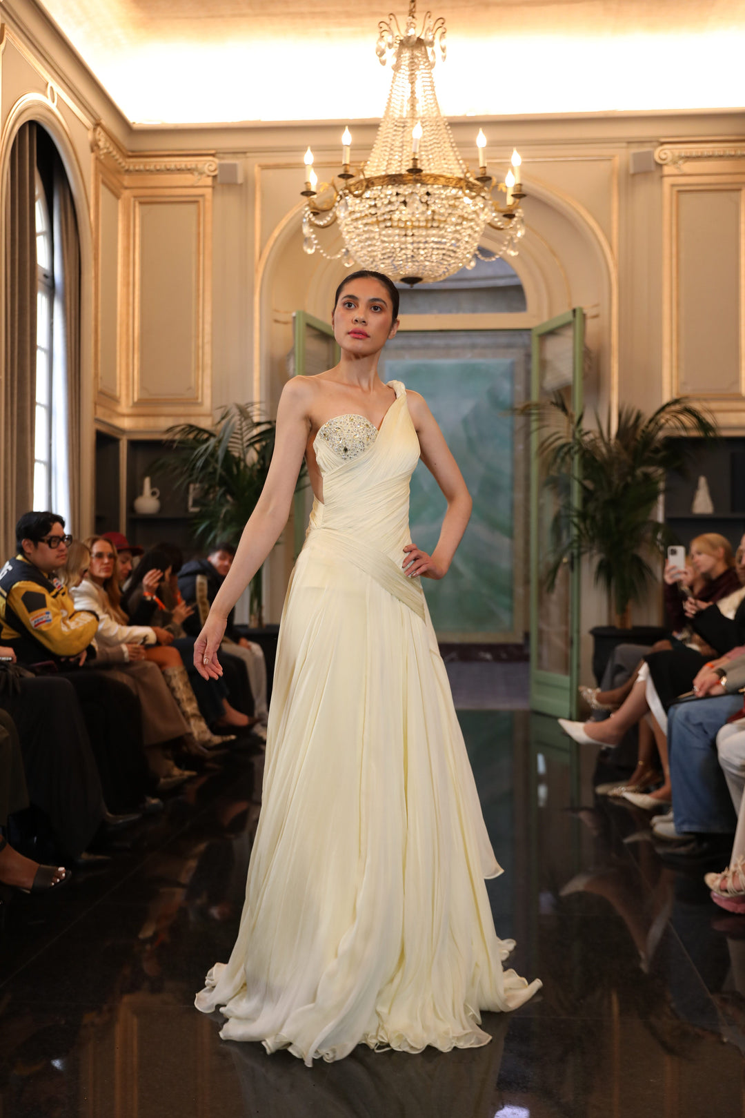 فستان غوينيرا