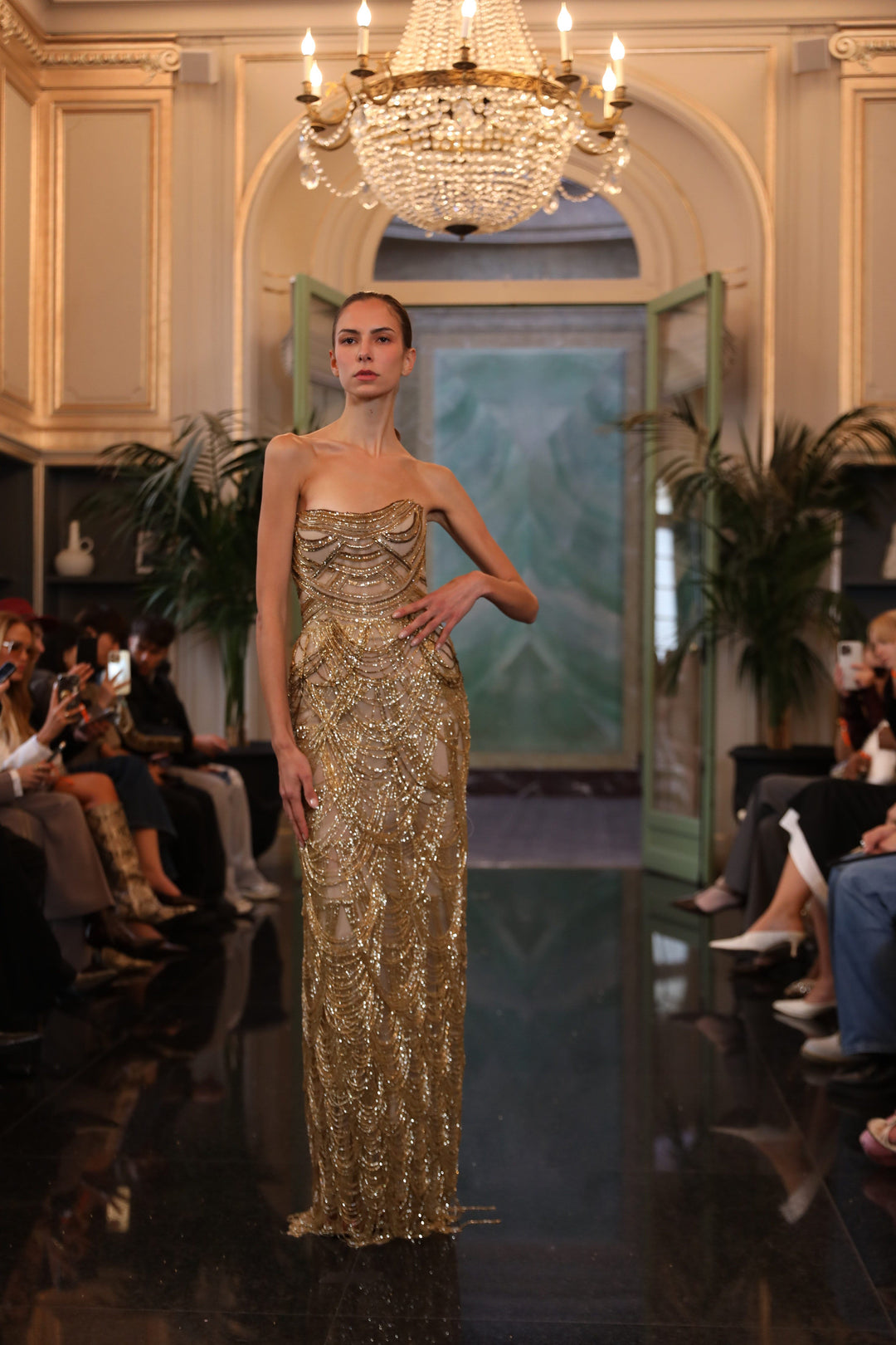 فستان فيورا