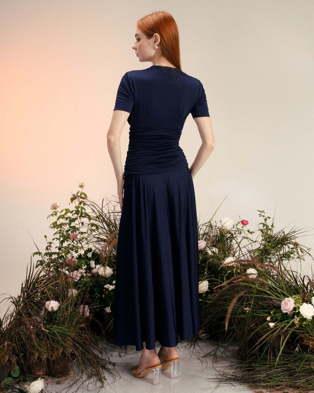 فستان بيوني ميدي