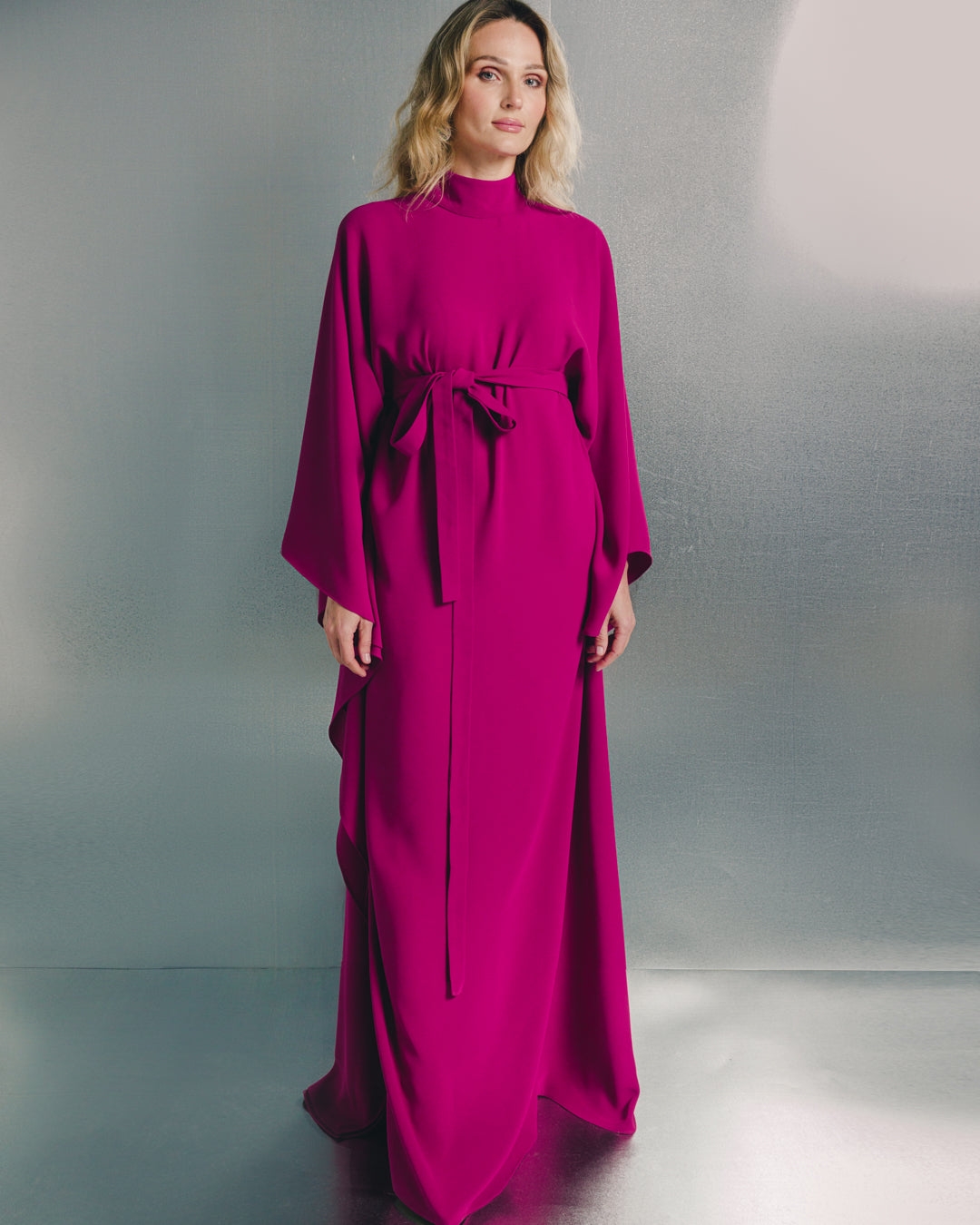 فستان بأكمام جناح الخفاش من لوريا