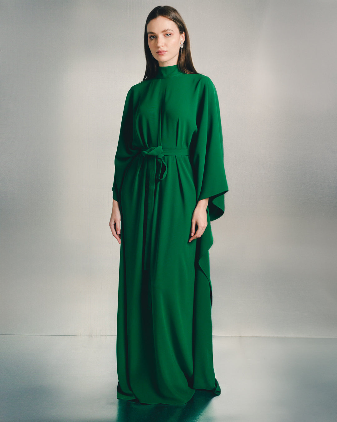 فستان بأكمام جناح الخفاش من لوريا