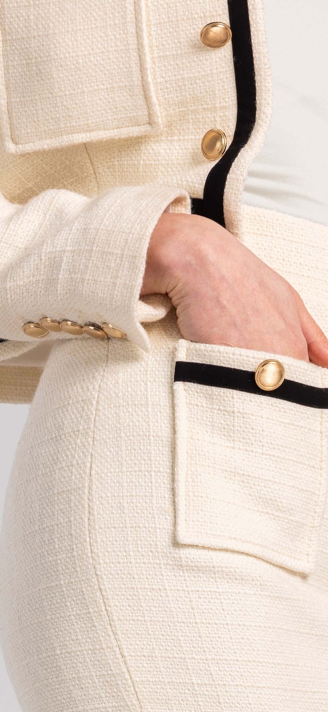 Tweed Essence Tailored  in Ivory-black Suit Set