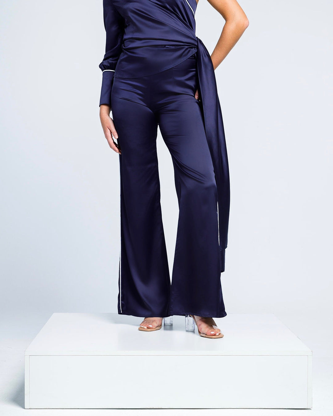 SATIN WIDE LEG PANTS WITH STRIPE IN NAVY