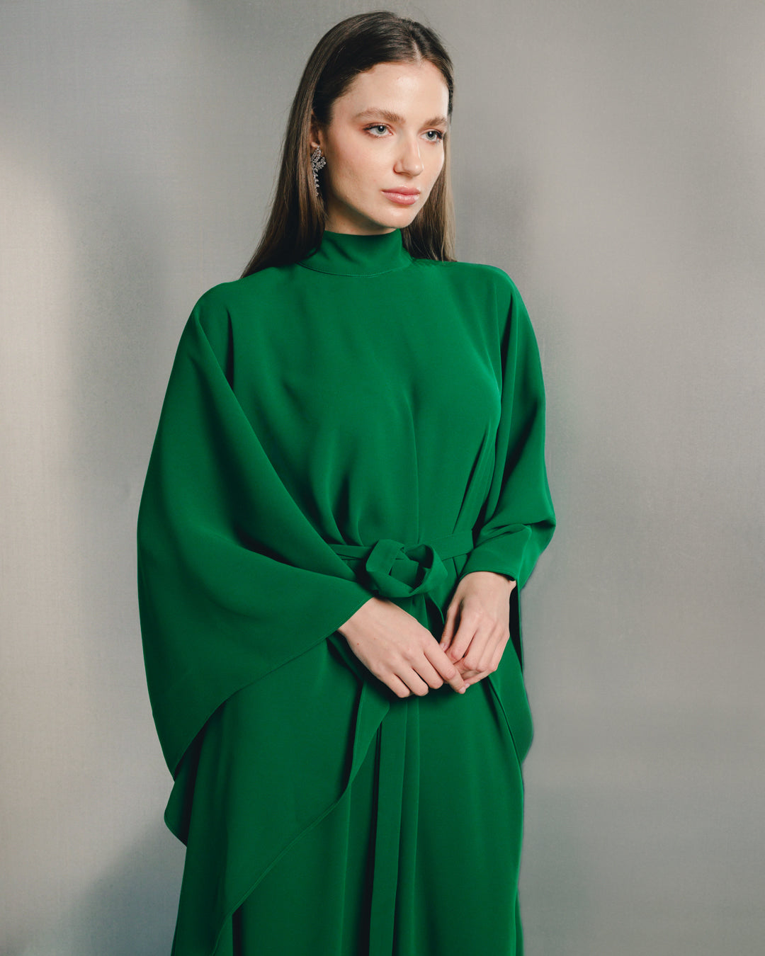 فستان بأكمام جناح الخفاش من لوريا