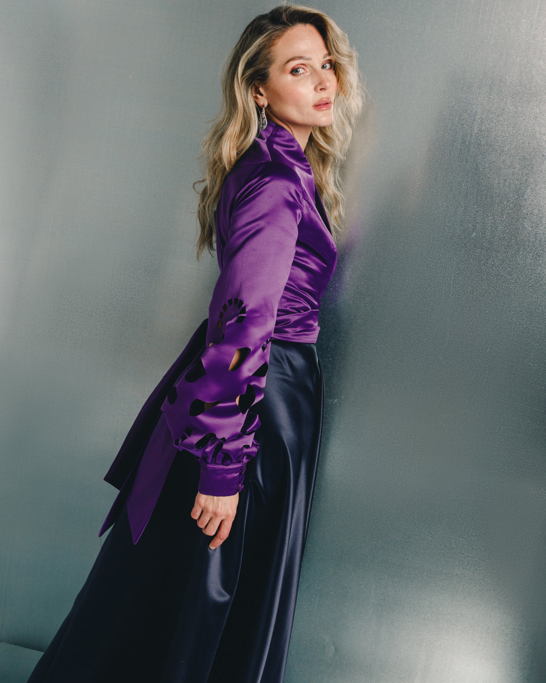 فستان كاردي بأكمام طويلة وياقة عالية