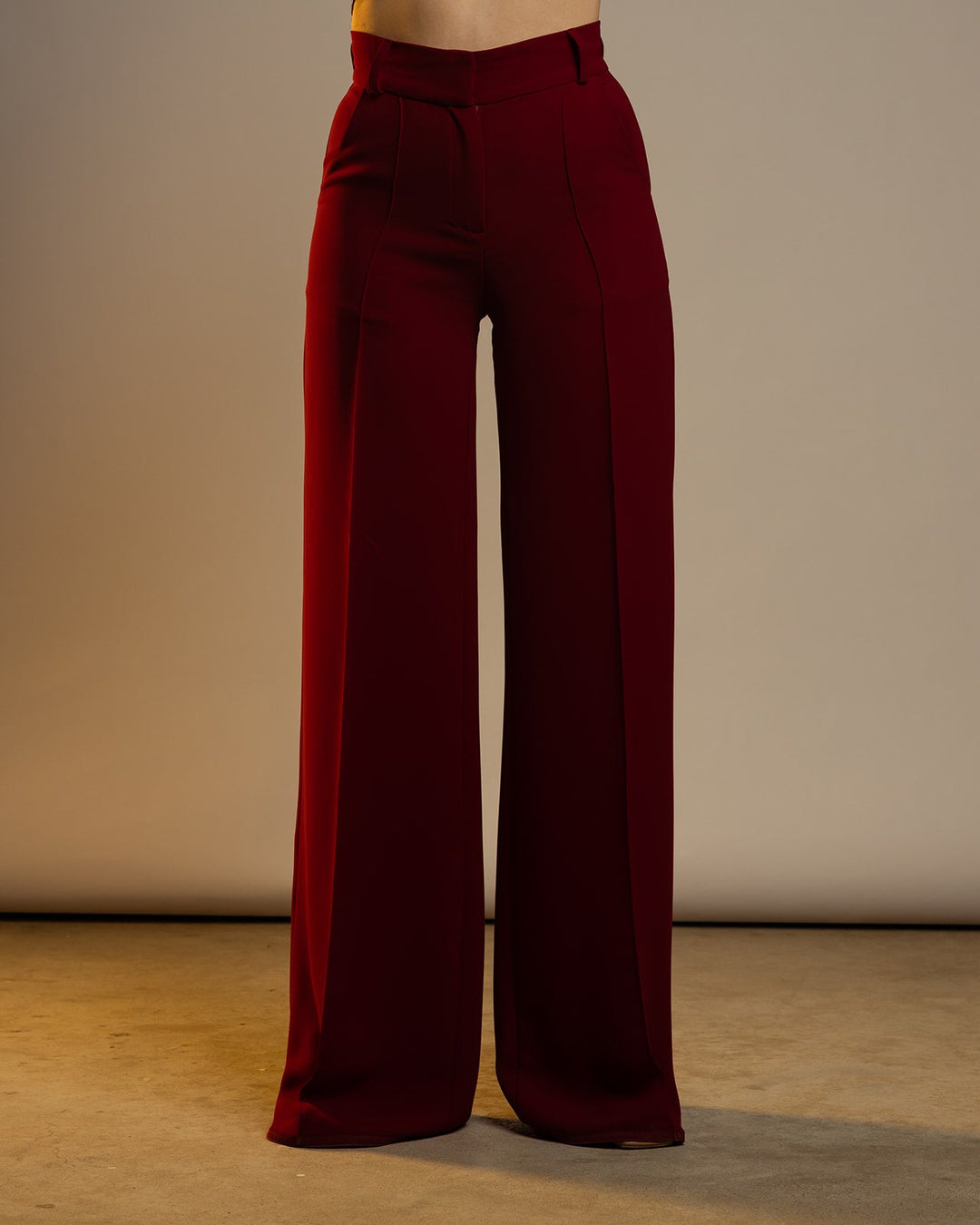 سروال عالي الخصر واسع الساقين