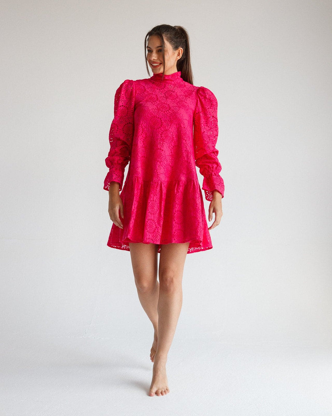 فستان التطريز القصير