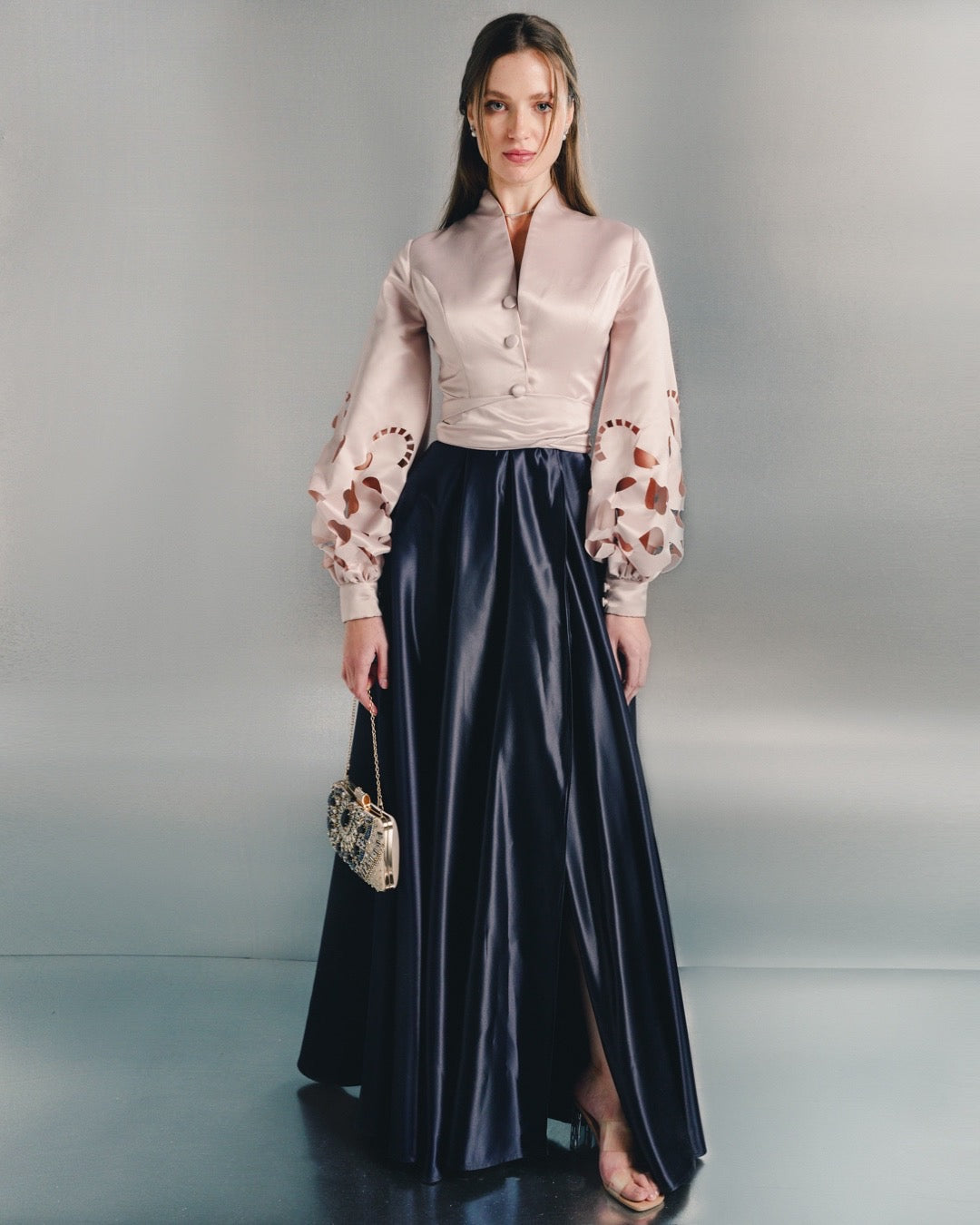 فستان كاردي بأكمام طويلة وياقة عالية