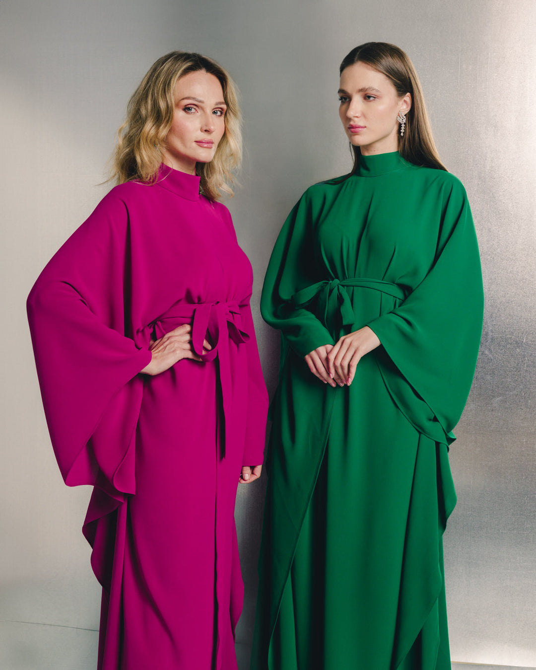 فستان بأكمام جناح الخفاش من لوريا