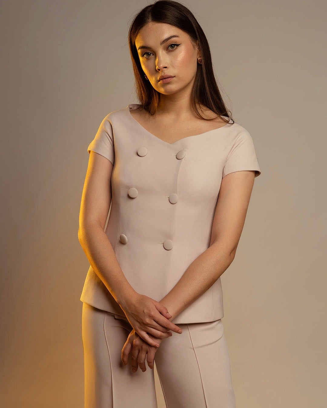 سترة بليزر مزدوجة الصدر بدون أكتاف