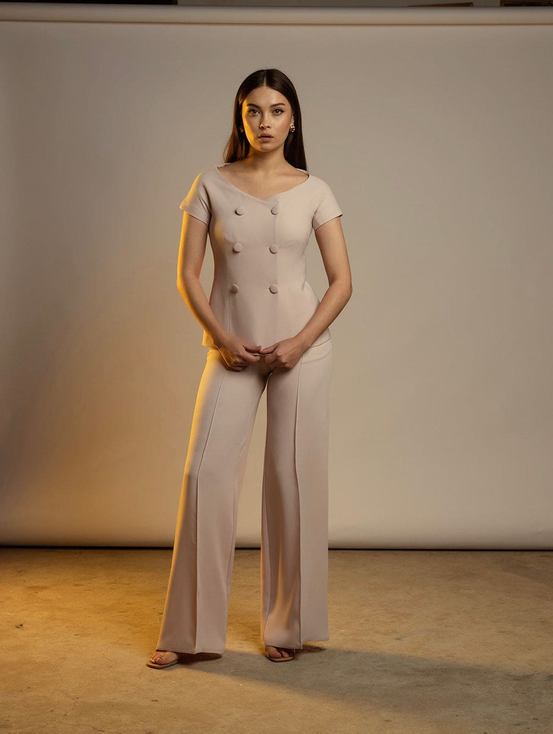 سترة بليزر مزدوجة الصدر بدون أكتاف