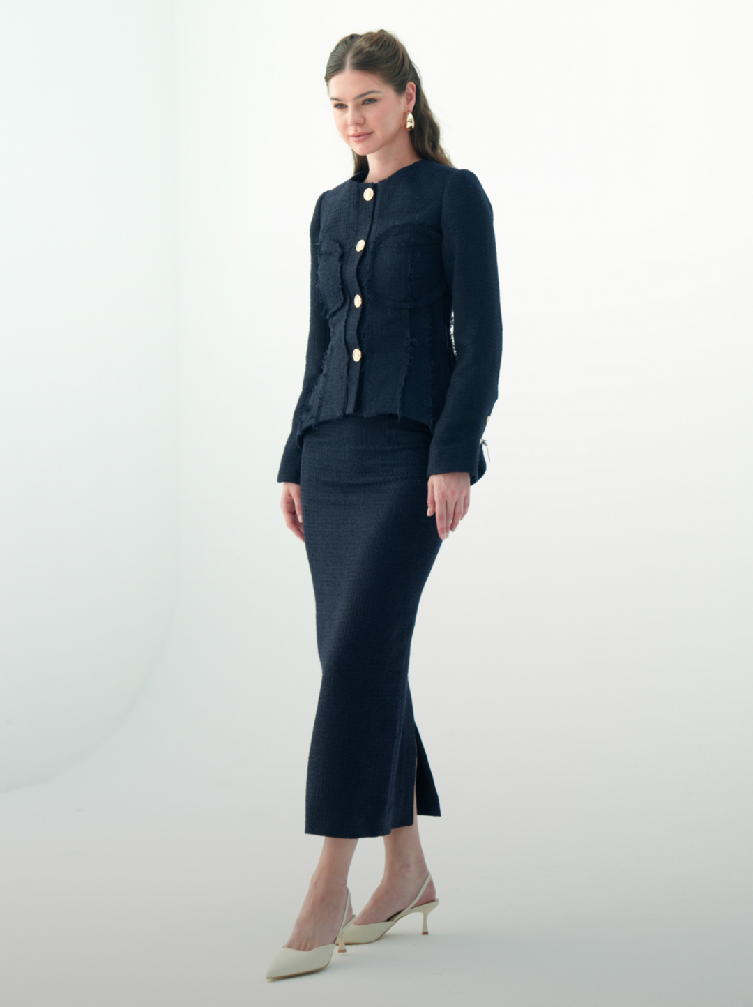 بدلة تويد زرقاء داكنة