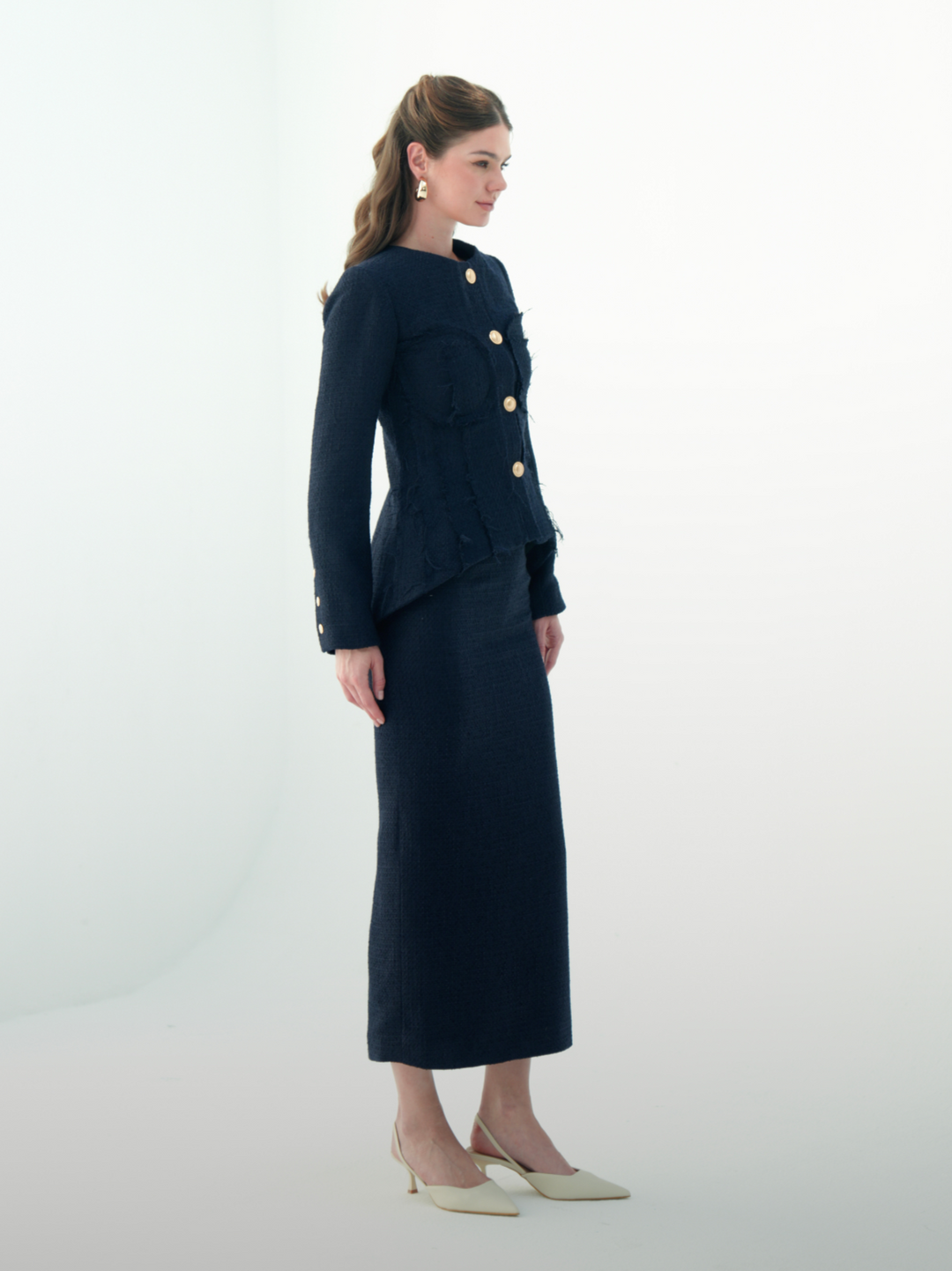 بدلة تويد زرقاء داكنة