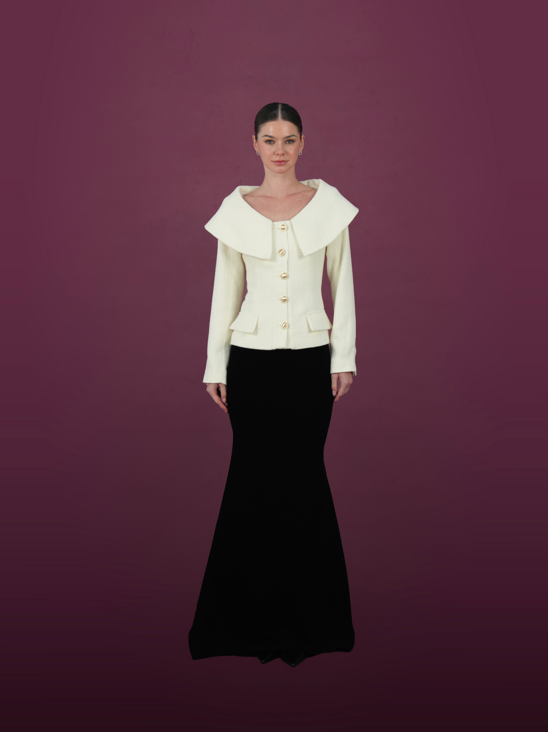 طقم جاكيت عاجيّ بياقة كبيرة الحجم مع تنورة حورية البحر سوداء