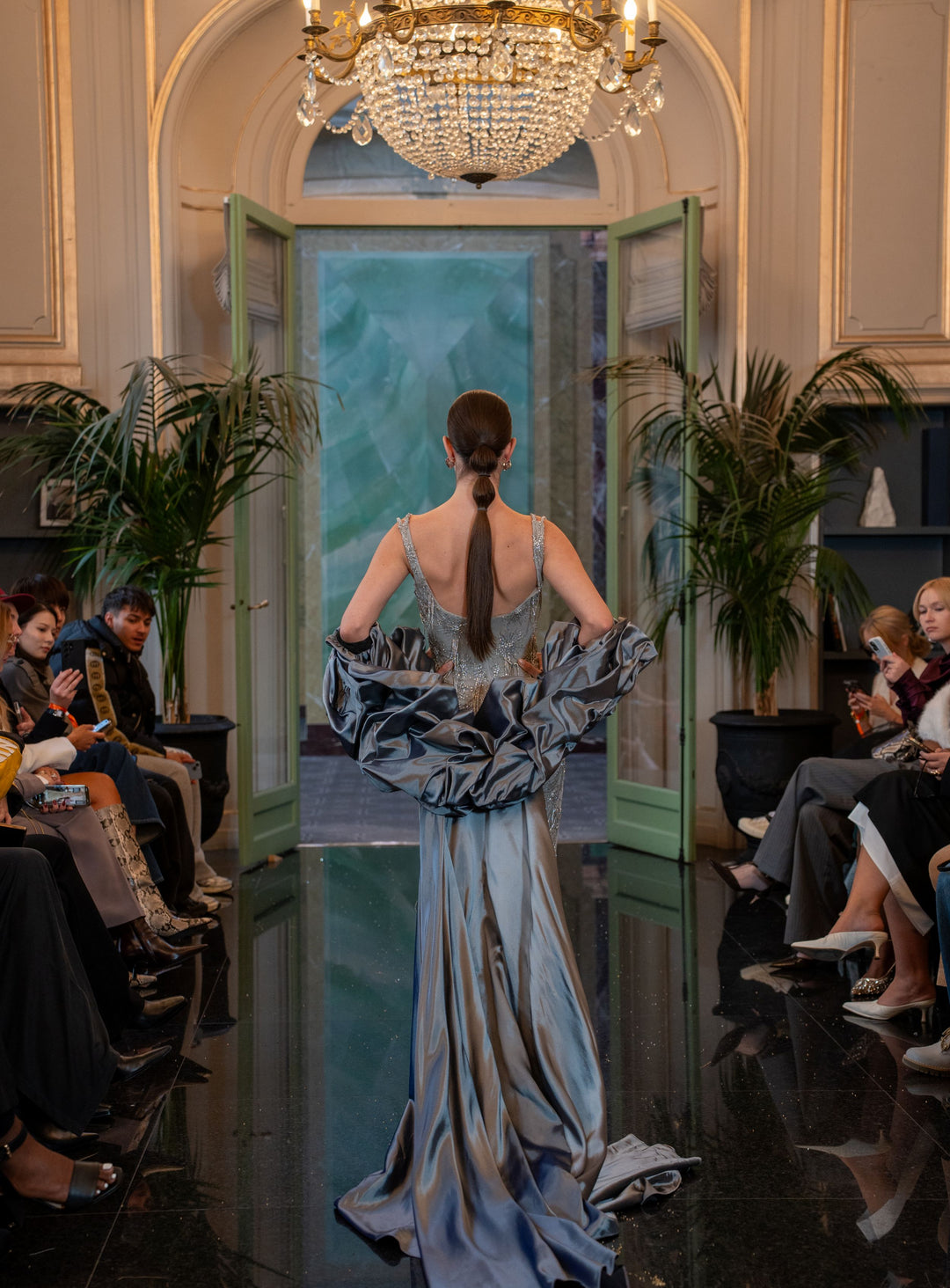 فستان كاليستا